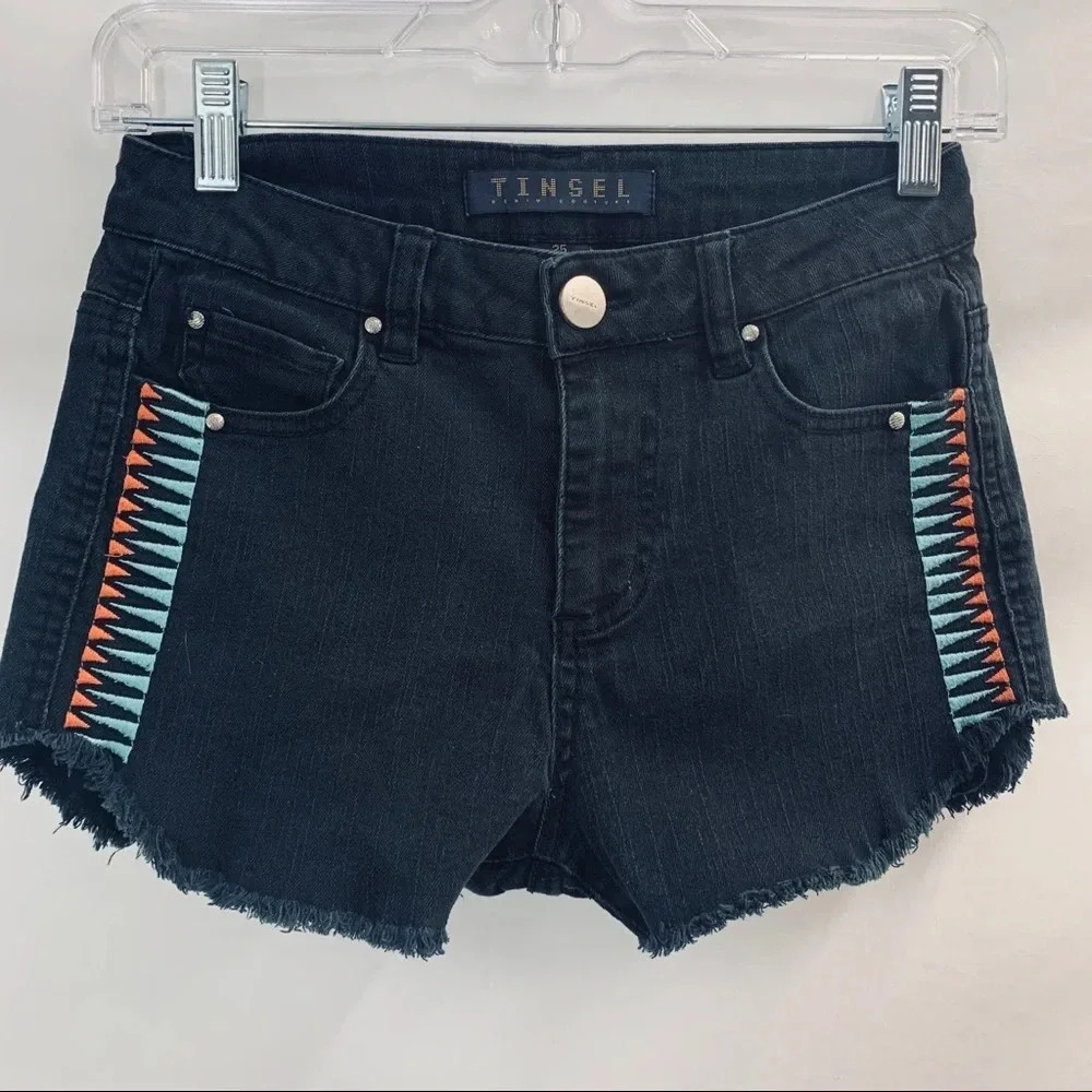 Tinsel Womans Denim Shorts Black‎ Size 25 Embroidered Raw Hem Braid Trim G72